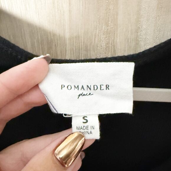 Pomander Place Rita Ruffle Sleeve Top Black Tuckernuck Size Small - Picture 5 of 6